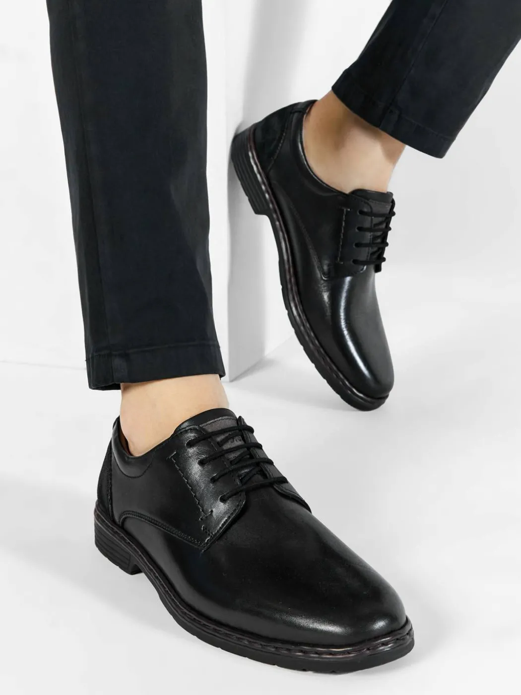 Scarpe basse Alastair 01 42801 860 100 Nero